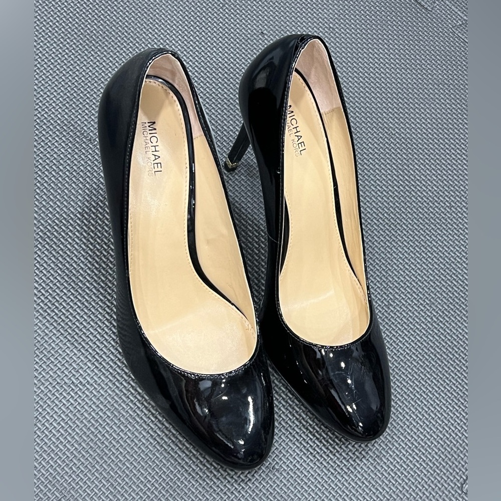 michael kors pumps- NWT